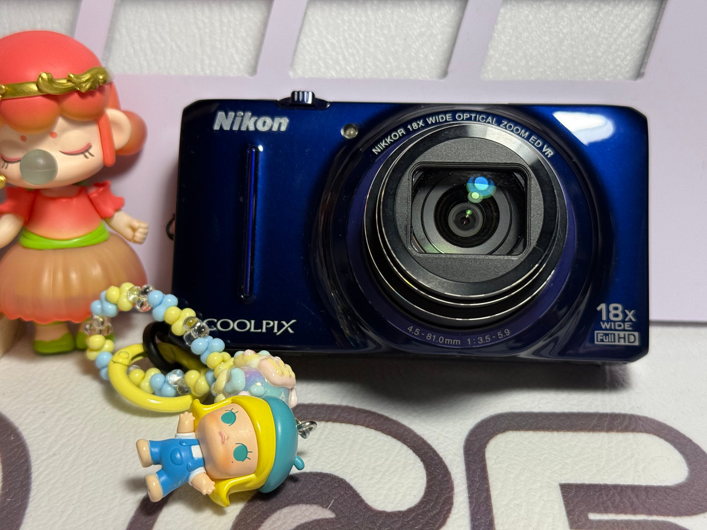 Nikon COOLPIX S9200 12.1MP 18x Optical Zoom Digital Camera