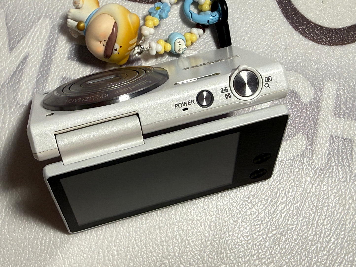 Samsung MV800 Flip-out 5x Zoom 16 Megapixels Touch English