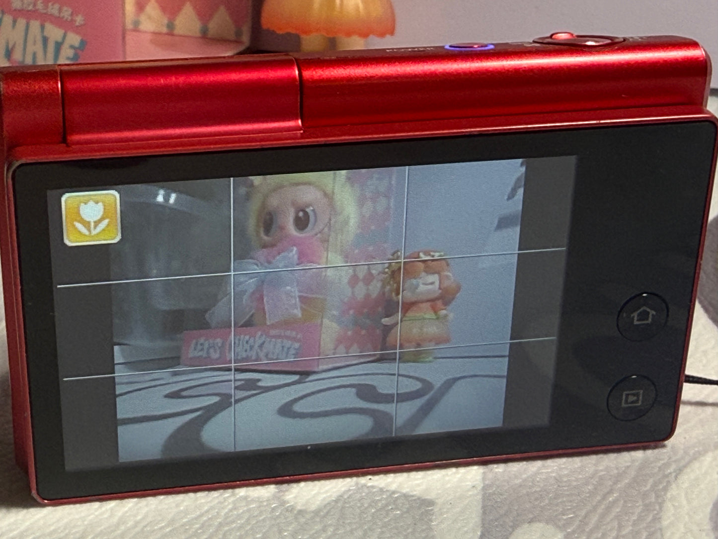 Samsung MV800 Flip-out 5x Zoom 16 Megapixels Touch English