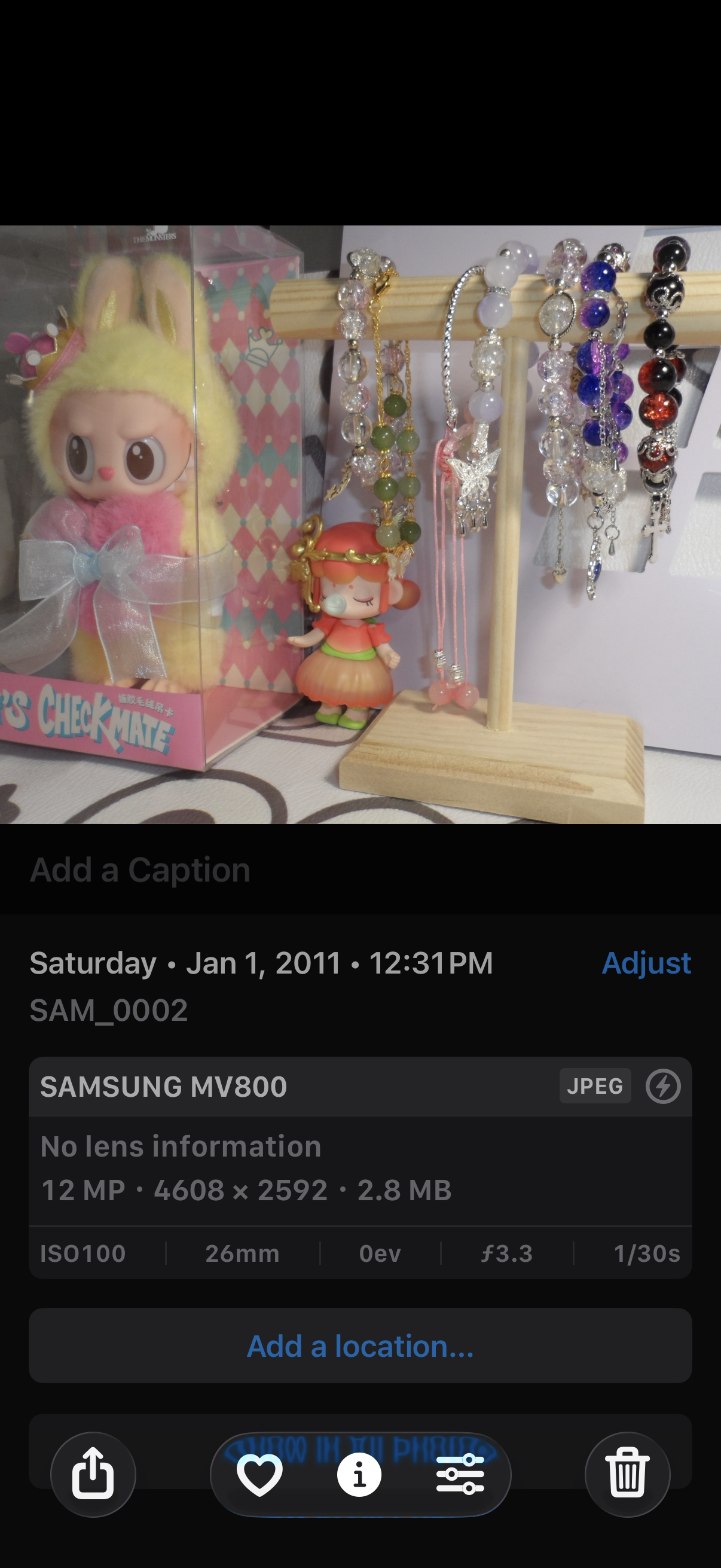 Samsung MV800 Flip-out 5x Zoom 16 Megapixels Touch English