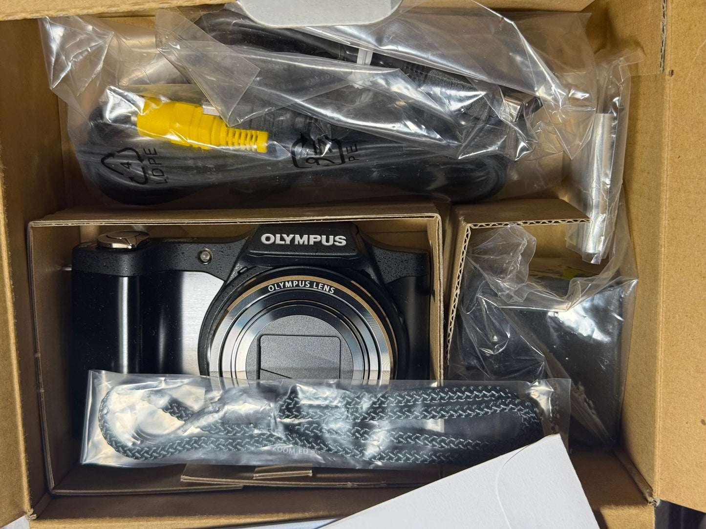 Olympus SZ-14 14MP Digital Camera Black（NEW）