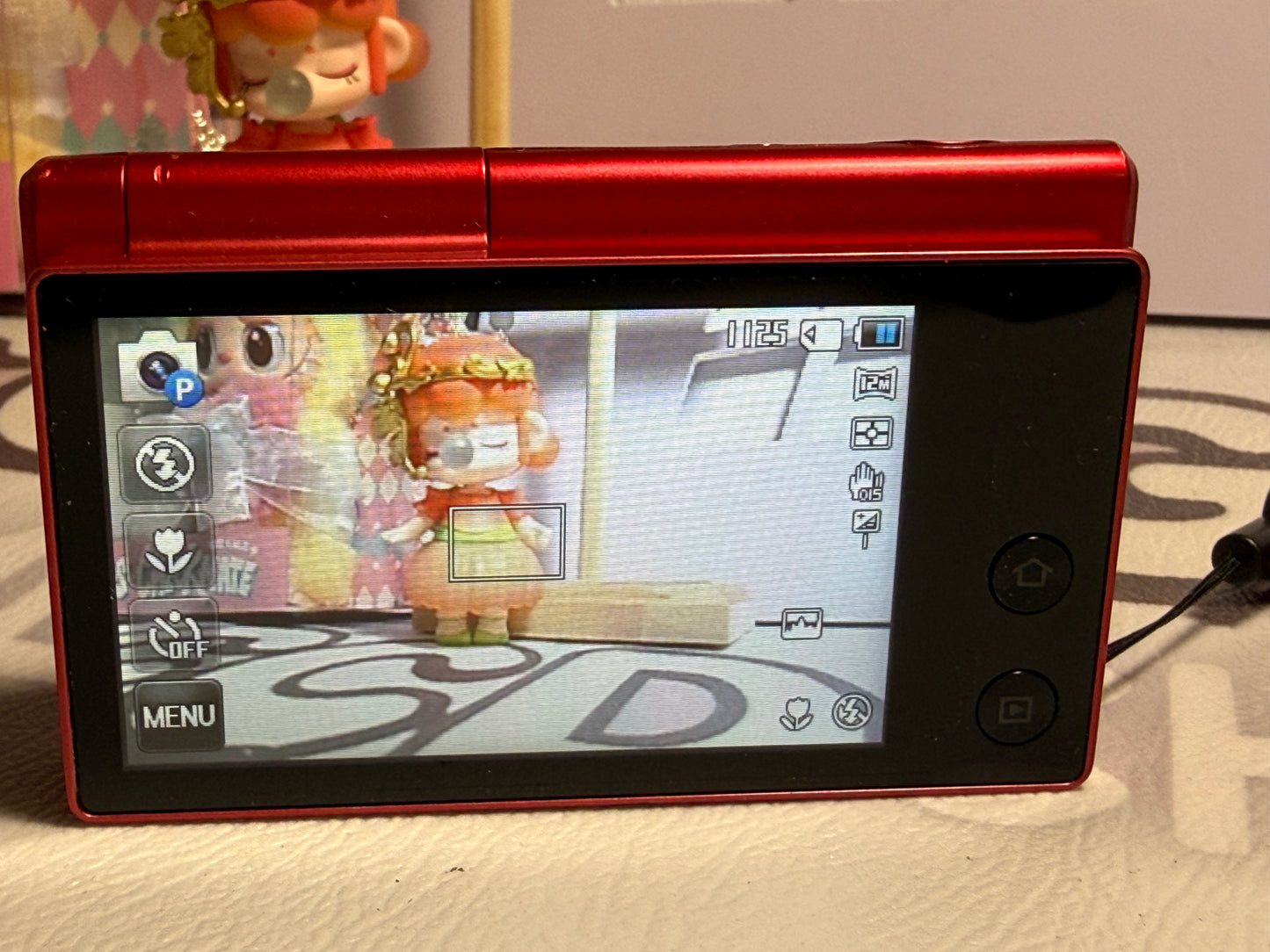 Samsung MV800 Flip-out 5x Zoom 16 Megapixels Touch English