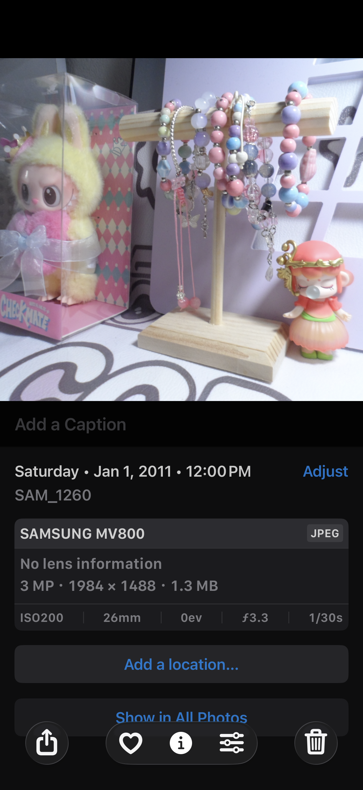 Samsung MV800 Flip-out 5x Zoom 16 Megapixels Touch English