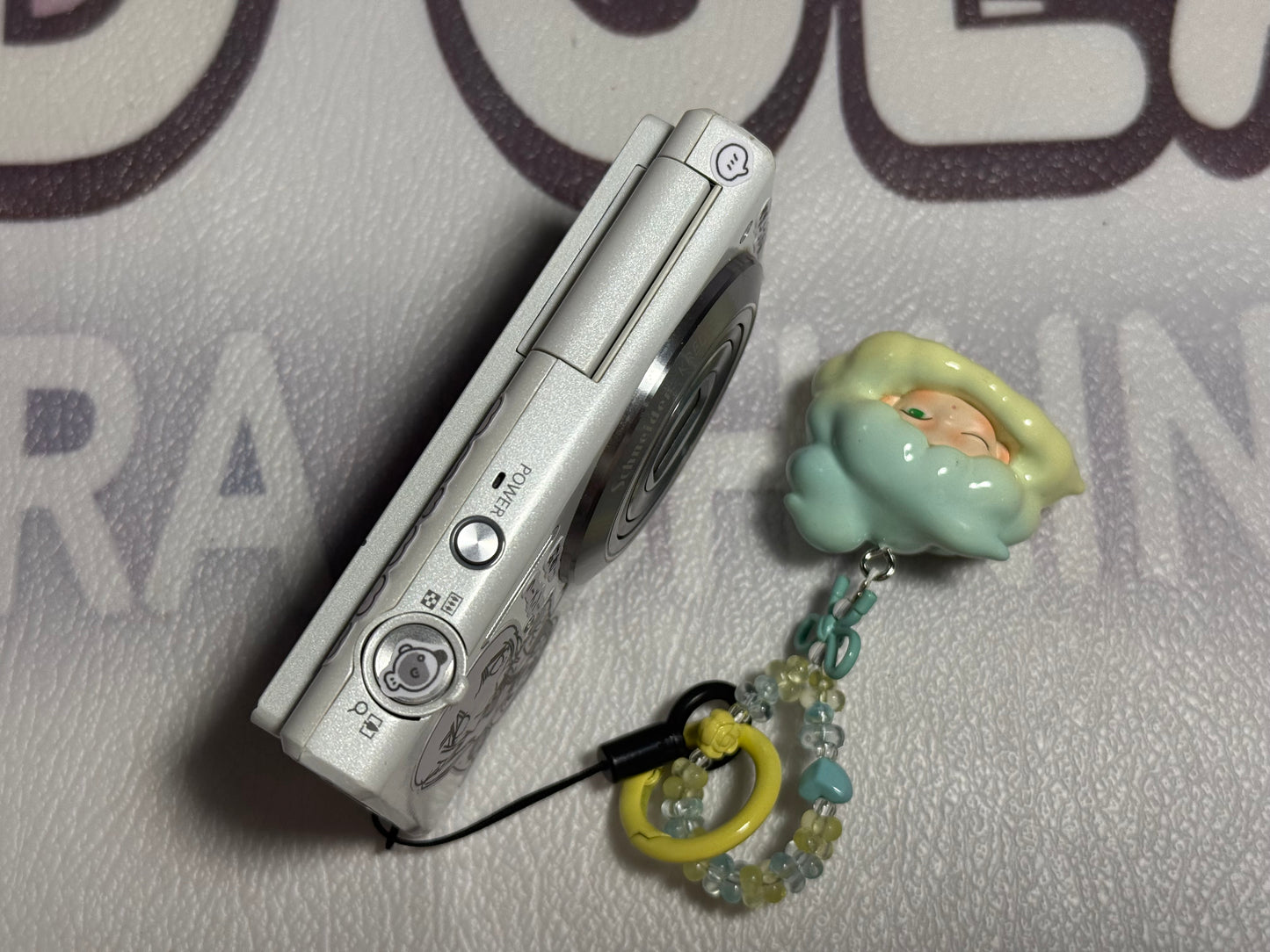 Samsung MV800 Flip-out 5x Zoom 16 Megapixels Touch English
