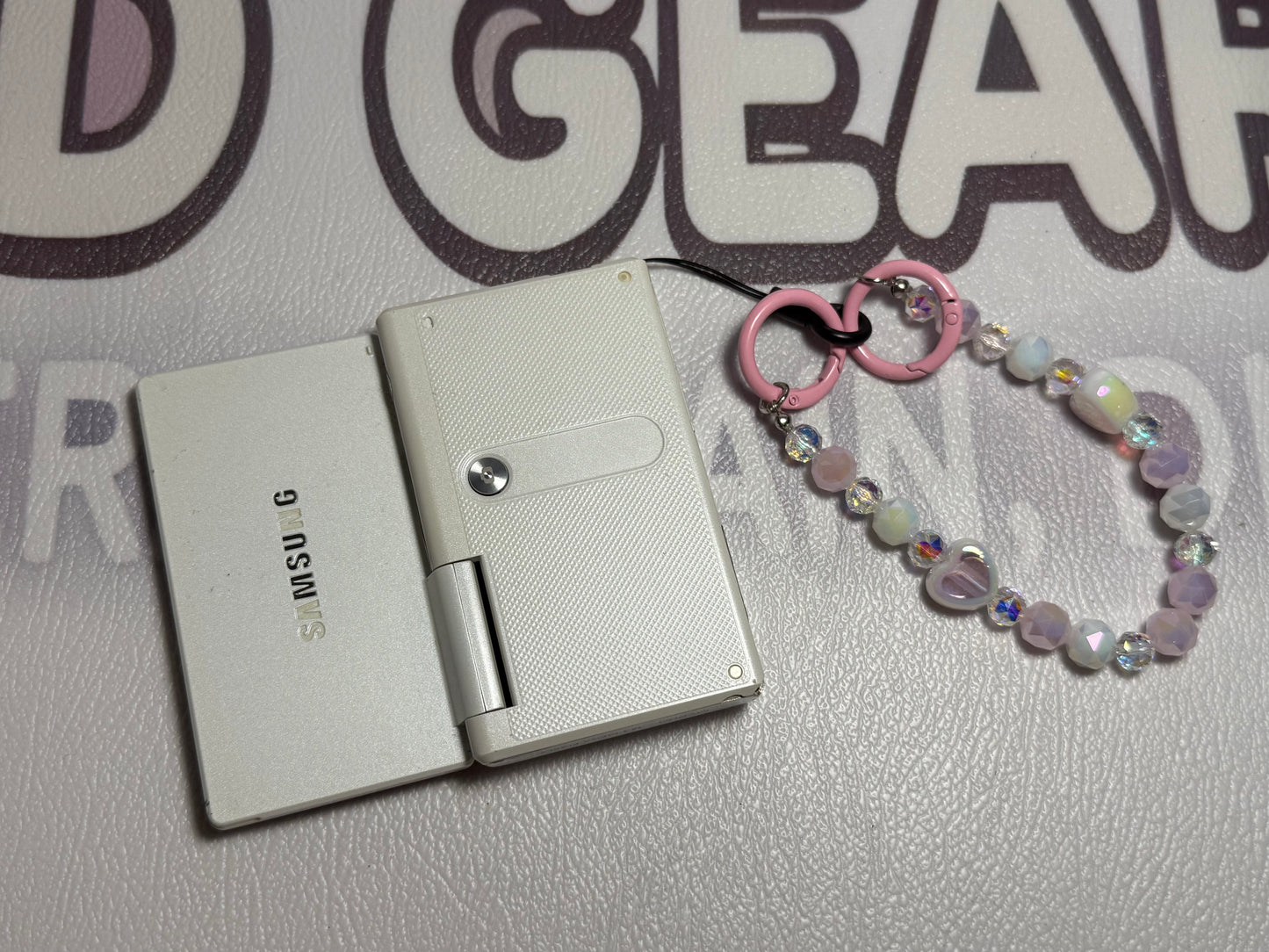 Samsung MV800 Flip-out 5x Zoom 16 Megapixels Touch English