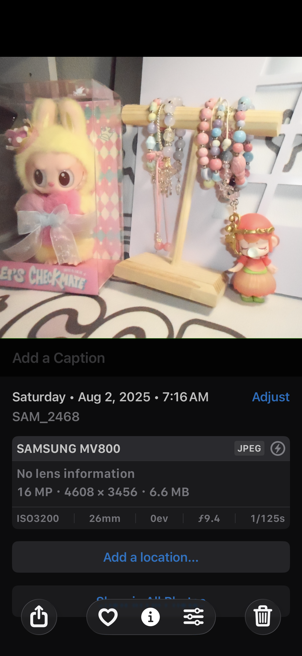 Samsung MV800 Flip-out 5x Zoom 16 Megapixels Touch English