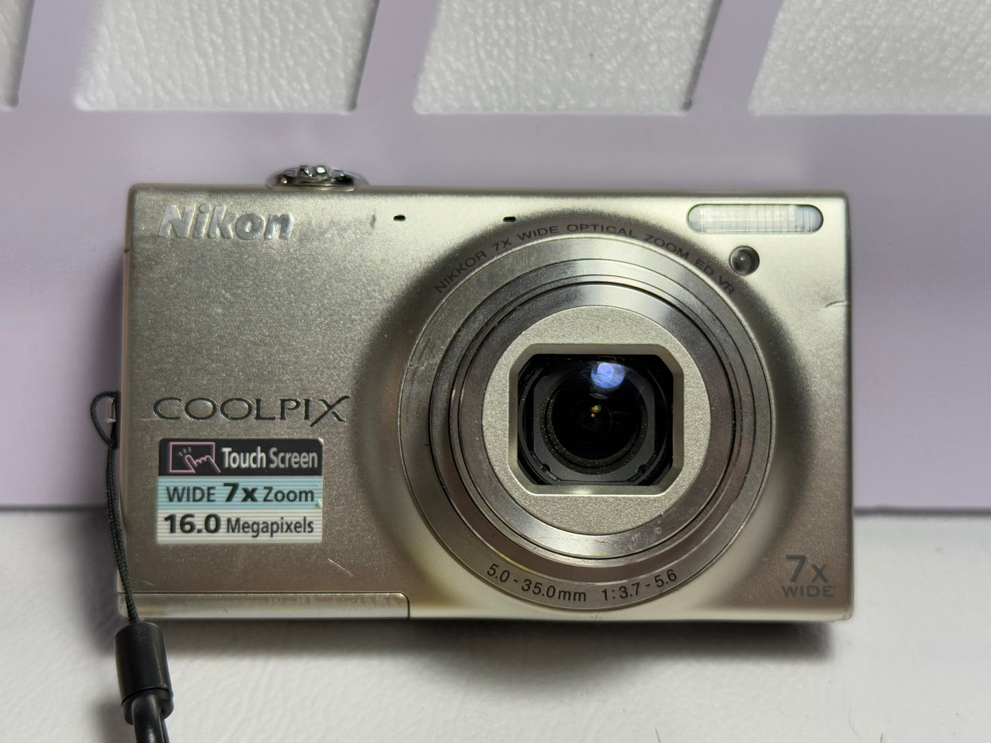 Nikon COOLPIX S6100 Digital Camera SILVER 16.0MP - 7x / HD