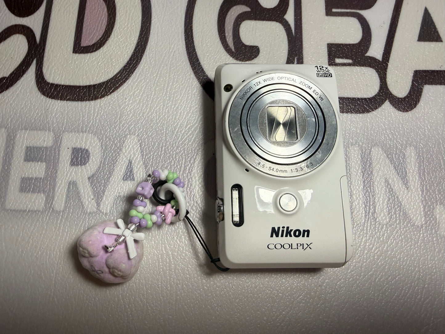 Nikon COOLPIX S6900 16.0MP Digital Camera - White