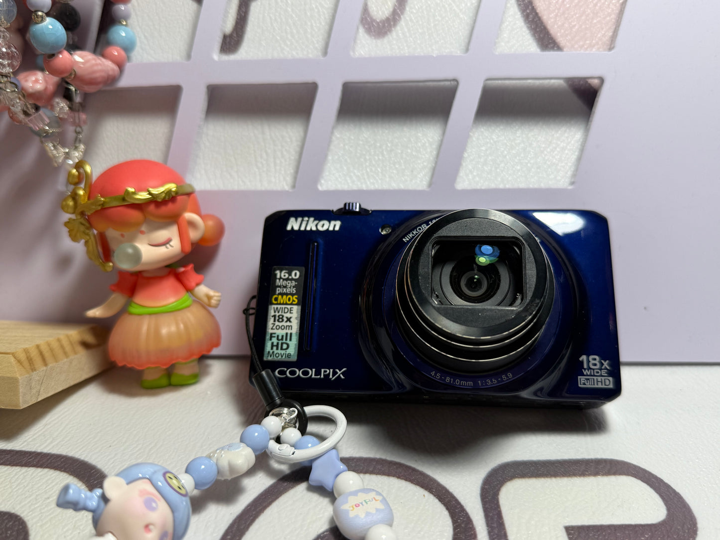 Nikon COOLPIX S9200 12.1MP 18x Optical Zoom Digital Camera
