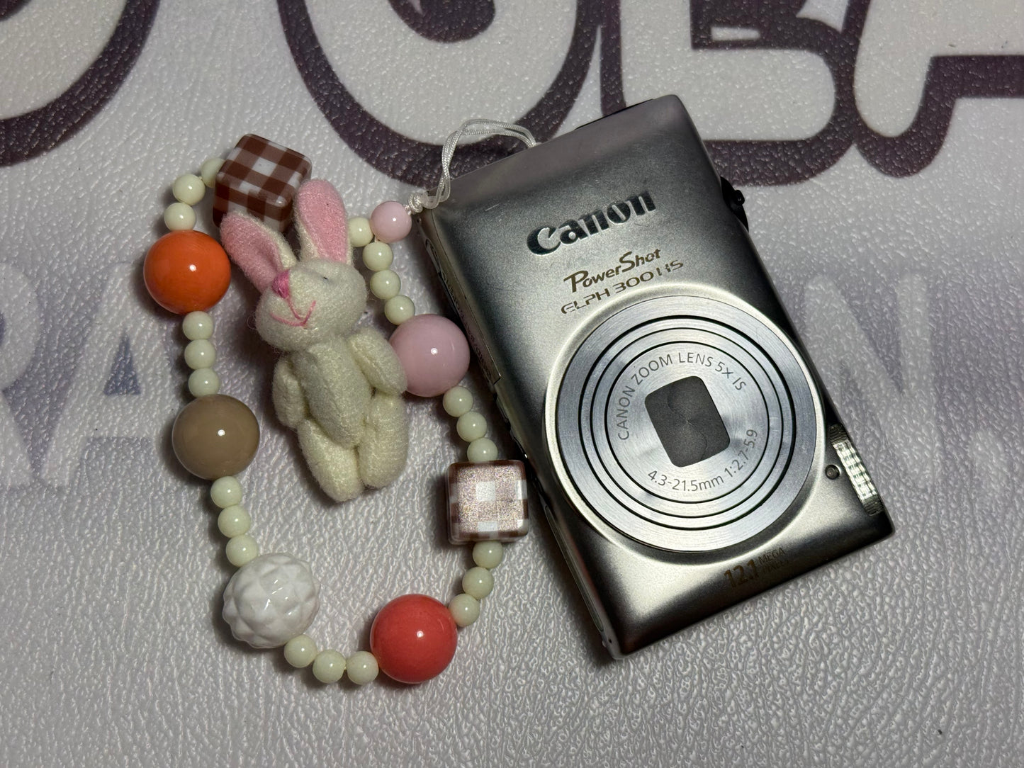 Canon PowerShot ELPH 300 HS / IXUS 220 HS 12.1MP Digital Camera - Silver