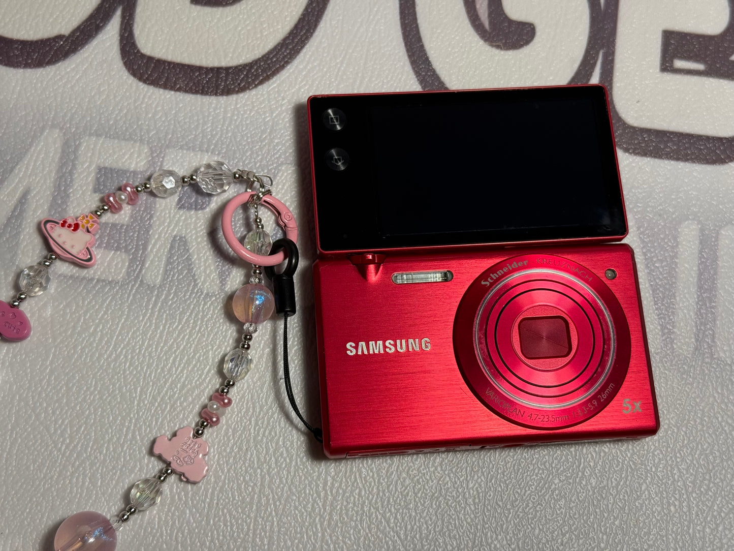 Samsung MV800 Flip-out 5x Zoom 16 Megapixels Touch English