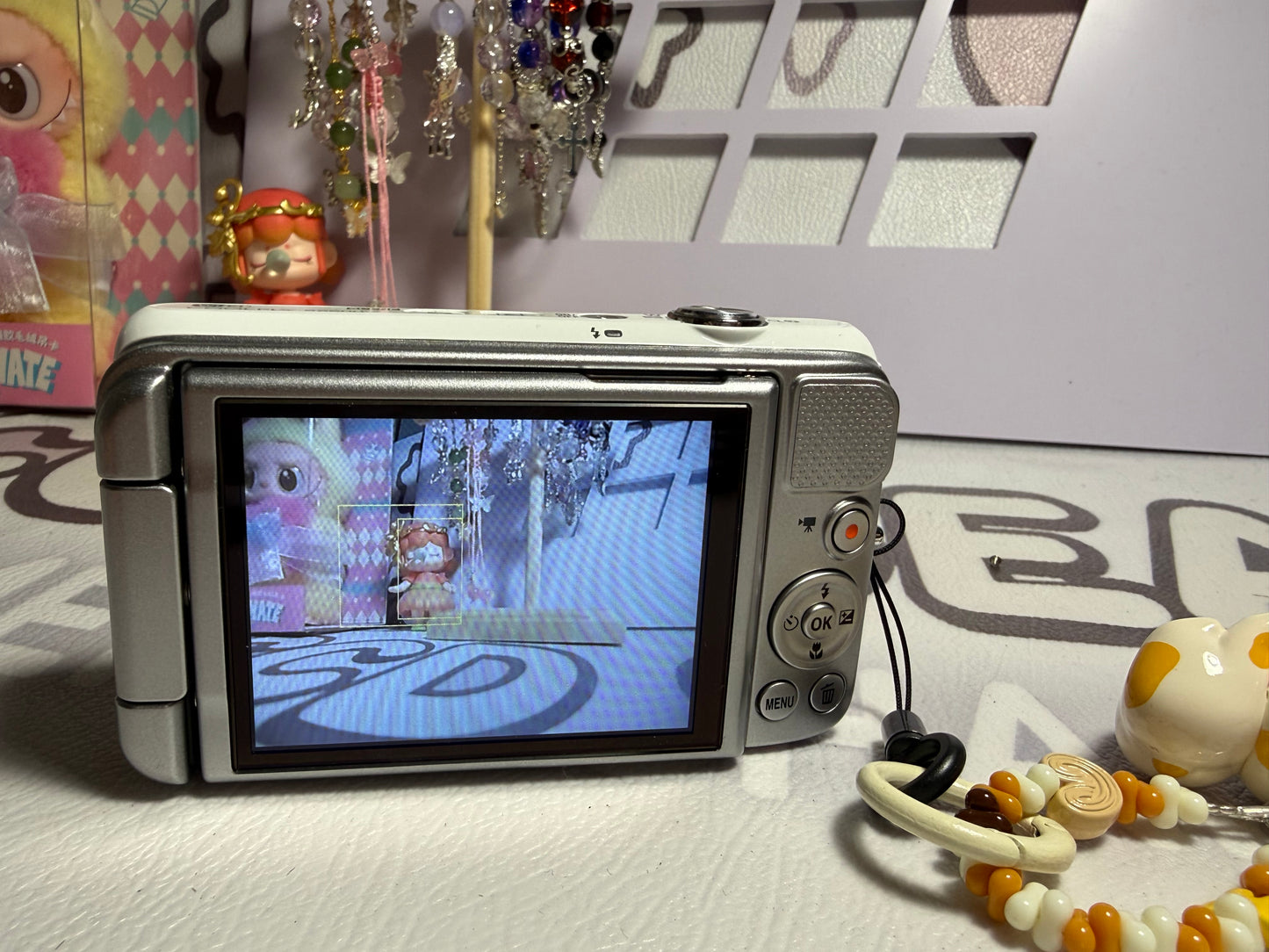 Nikon COOLPIX S6600 White 16.0MP Digital Camera