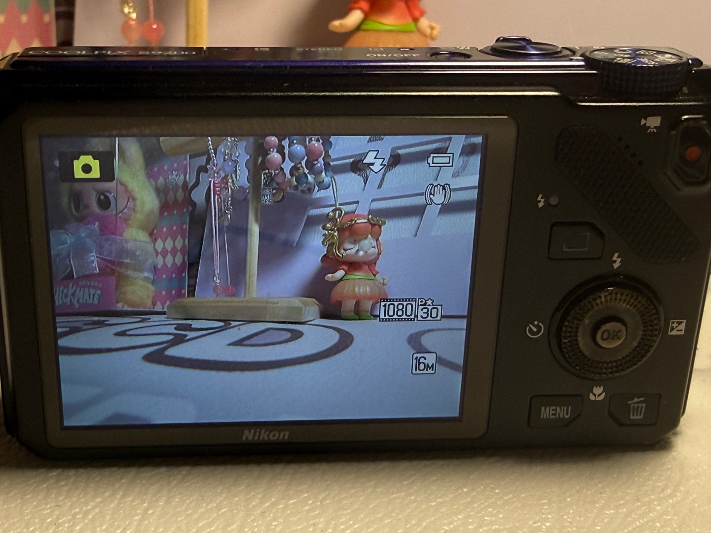 Nikon COOLPIX S9200 12.1MP 18x Optical Zoom Digital Camera