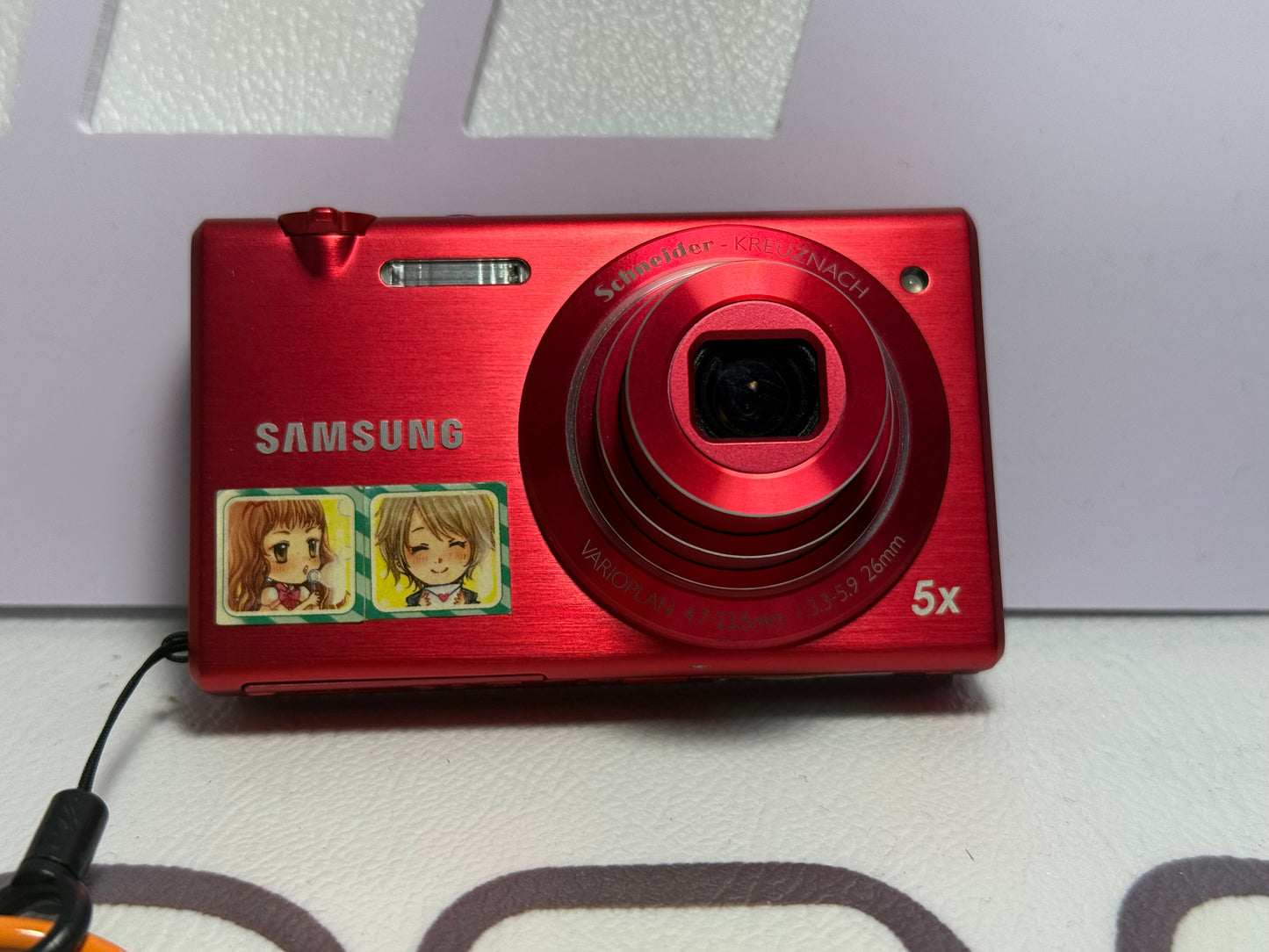 Samsung MV800 Flip-out 5x Zoom 16 Megapixels Touch English