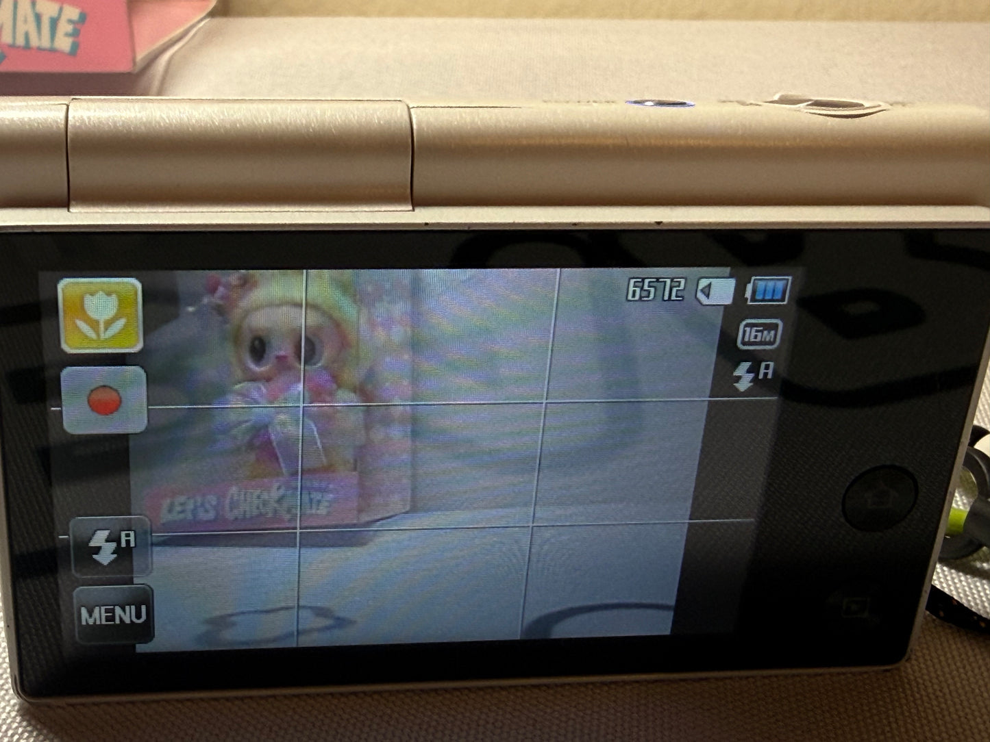 Samsung MV800 Flip-out 5x Zoom 16 Megapixels Touch English