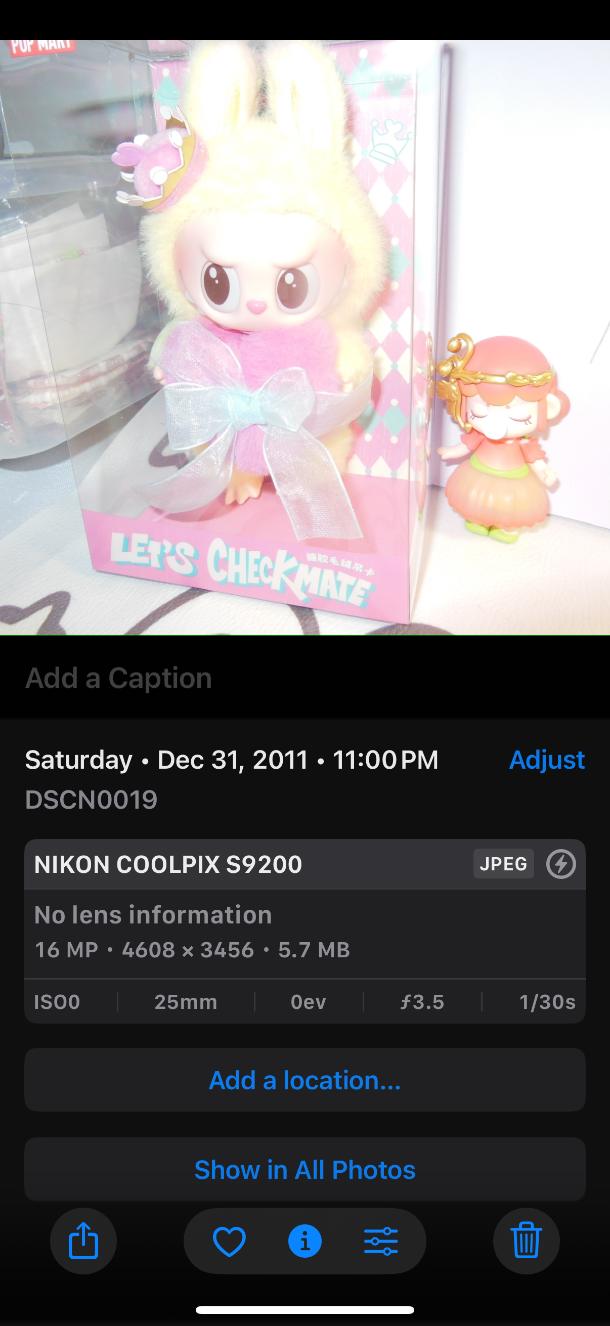 Nikon COOLPIX S9200 12.1MP 18x Optical Zoom Digital Camera
