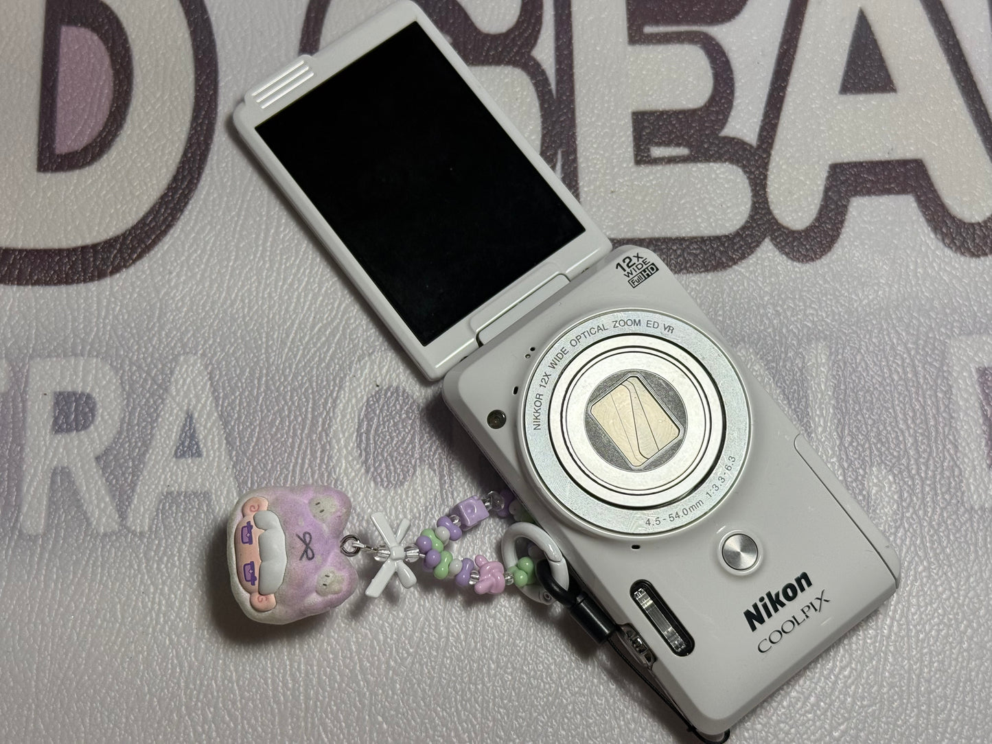 Nikon COOLPIX S6900 16.0MP Digital Camera - White