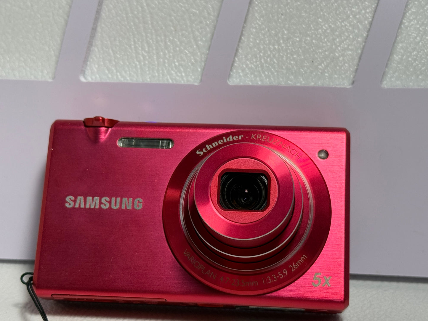 Samsung MV800 Flip-out 5x Zoom 16 Megapixels Touch English（hot pink）