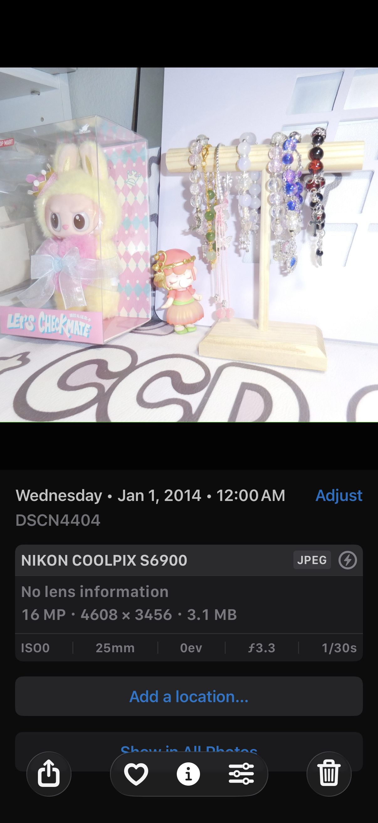 Nikon COOLPIX S6900 16.0MP Digital Camera - White