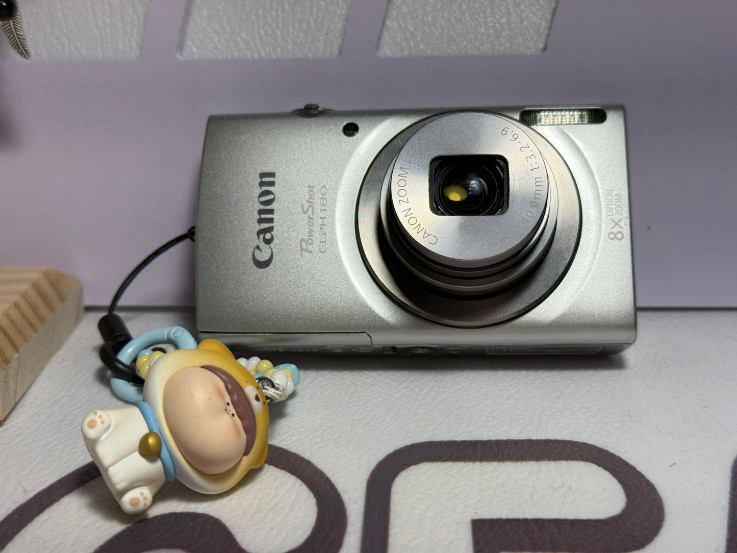 Canon PowerShot ELPH 180 20 MP 8x Zoom Digital Camera Silver