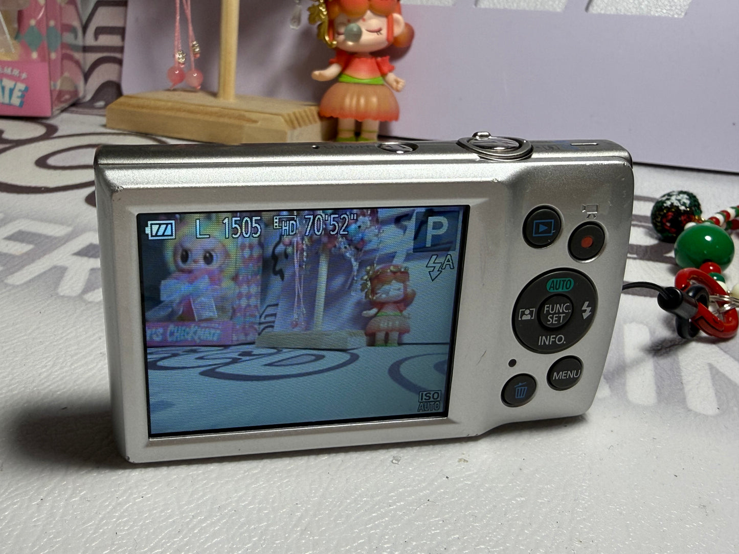 Canon PowerShot ELPH 180 20 MP 8x Zoom Digital Camera Silver