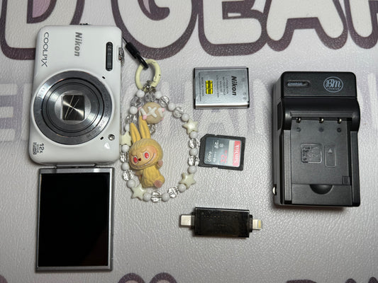 Nikon COOLPIX S6600 White 16.0MP Digital Camera