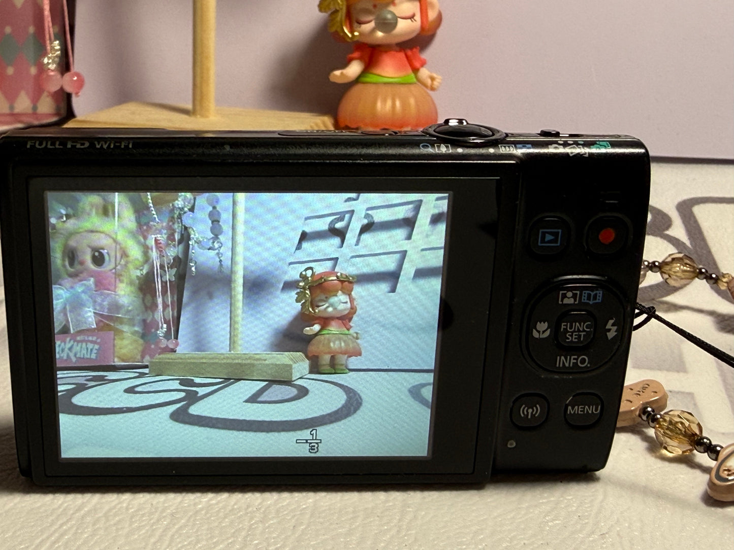 Canon PowerShot Digital ELPH 360 HS（IXY650） IS camera