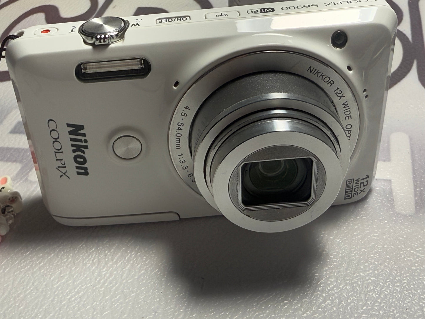 Nikon COOLPIX S6900 16.0MP Digital Camera - White
