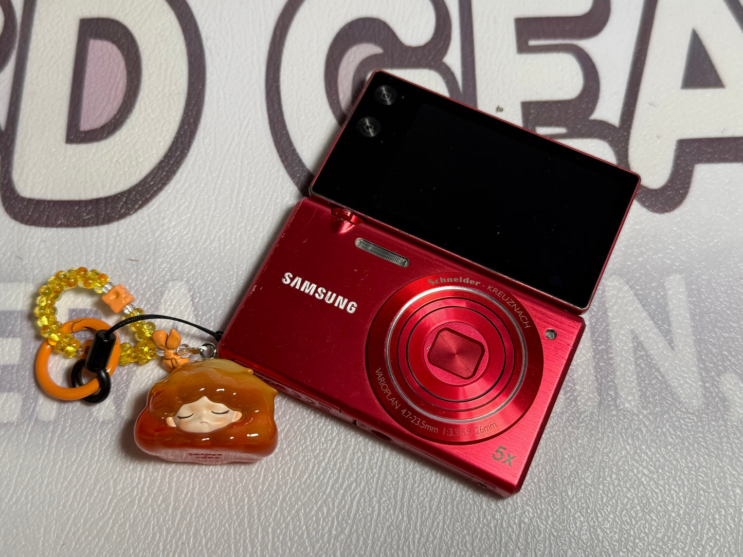 Samsung MV800 Flip-out 5x Zoom 16 Megapixels Touch English