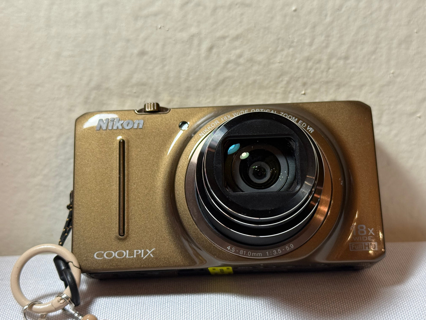 Nikon COOLPIX S9200 12.1MP 18x Optical Zoom Digital Camera