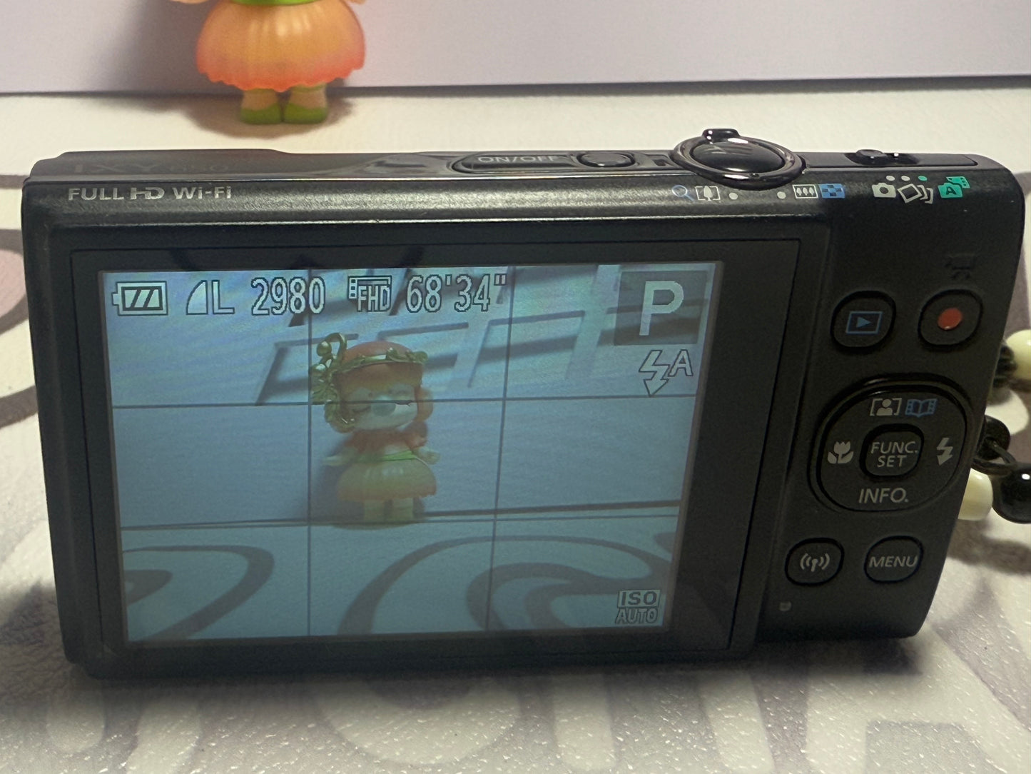 Canon PowerShot Digital ELPH 360 HS（IXY650） IS Camera