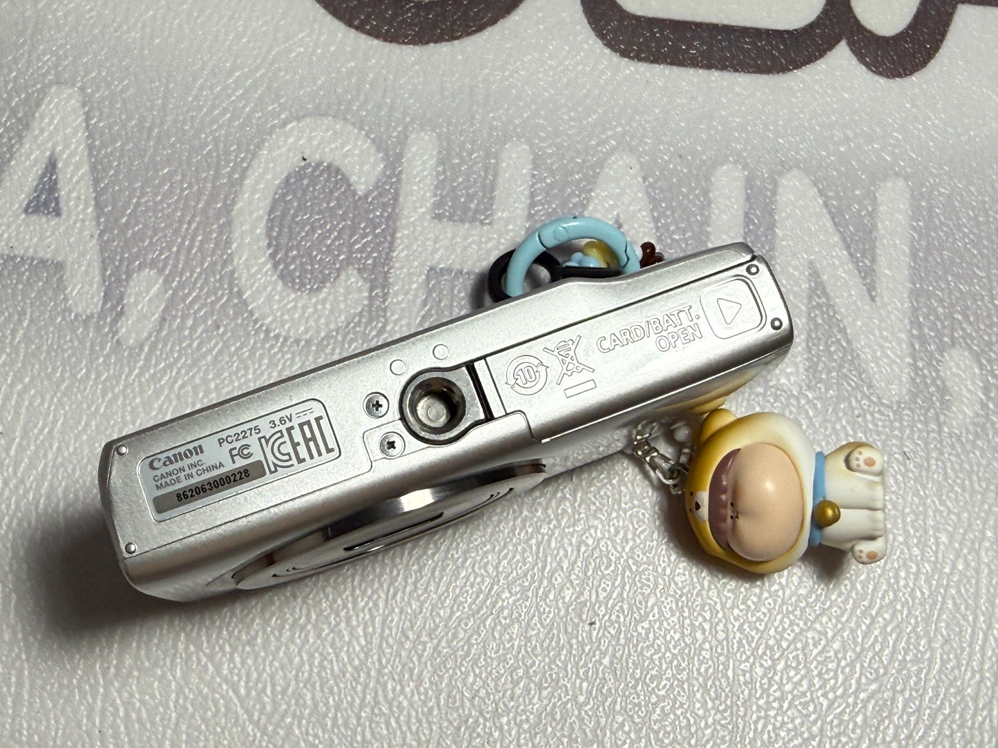 Canon PowerShot ELPH 180 20 MP 8x Zoom Digital Camera Silver