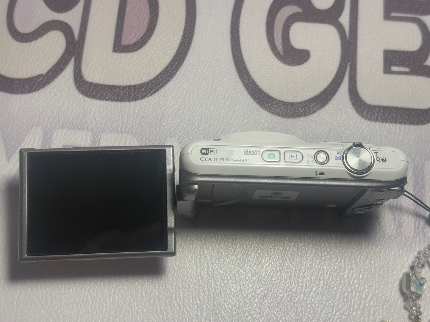 Nikon COOLPIX S6600 White 16.0MP Digital Camera