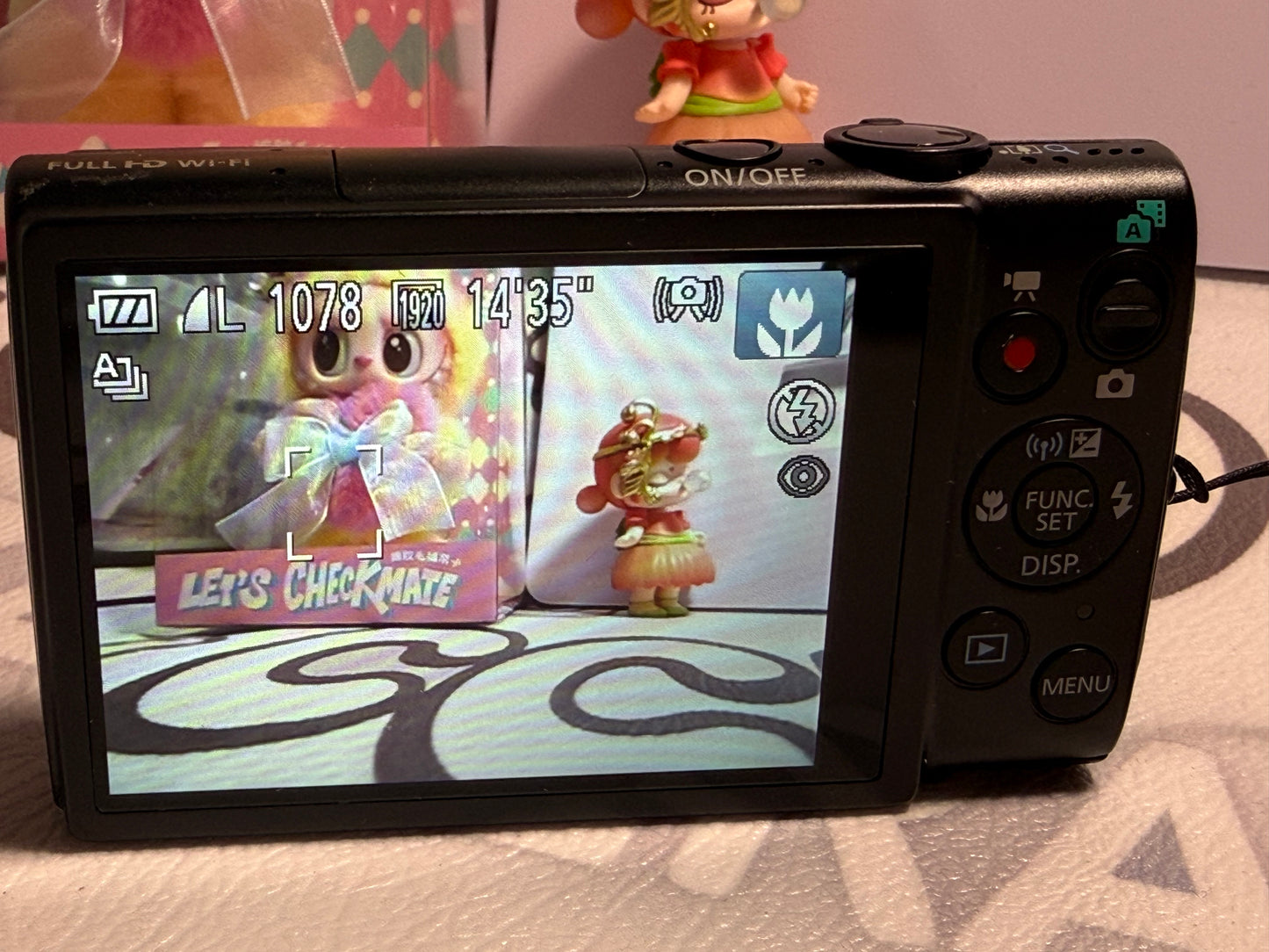 Canon PowerShot Digital ELPH 330 HS（IXUS255） IS Camera