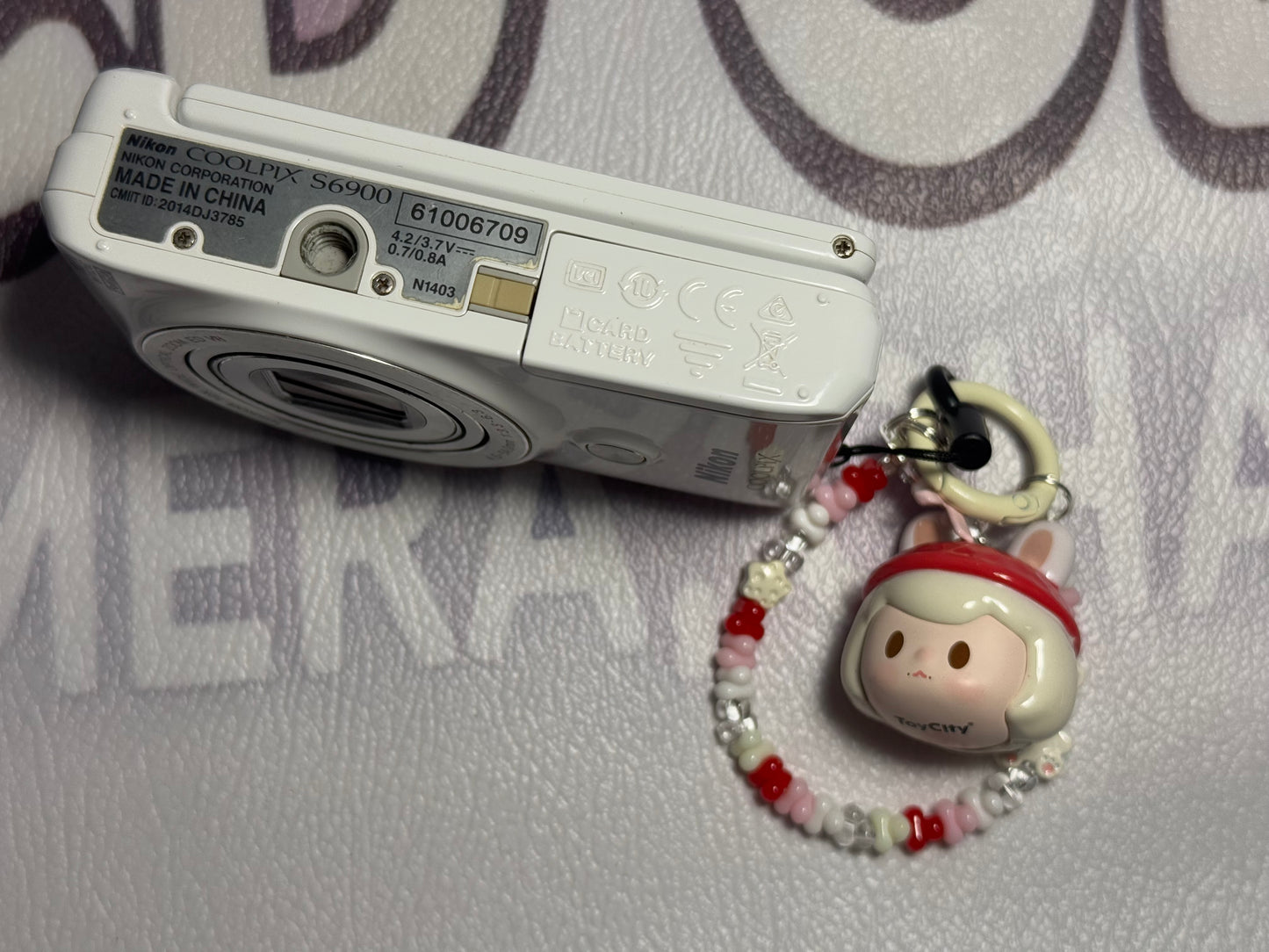 Nikon COOLPIX S6900 16.0MP Digital Camera - White