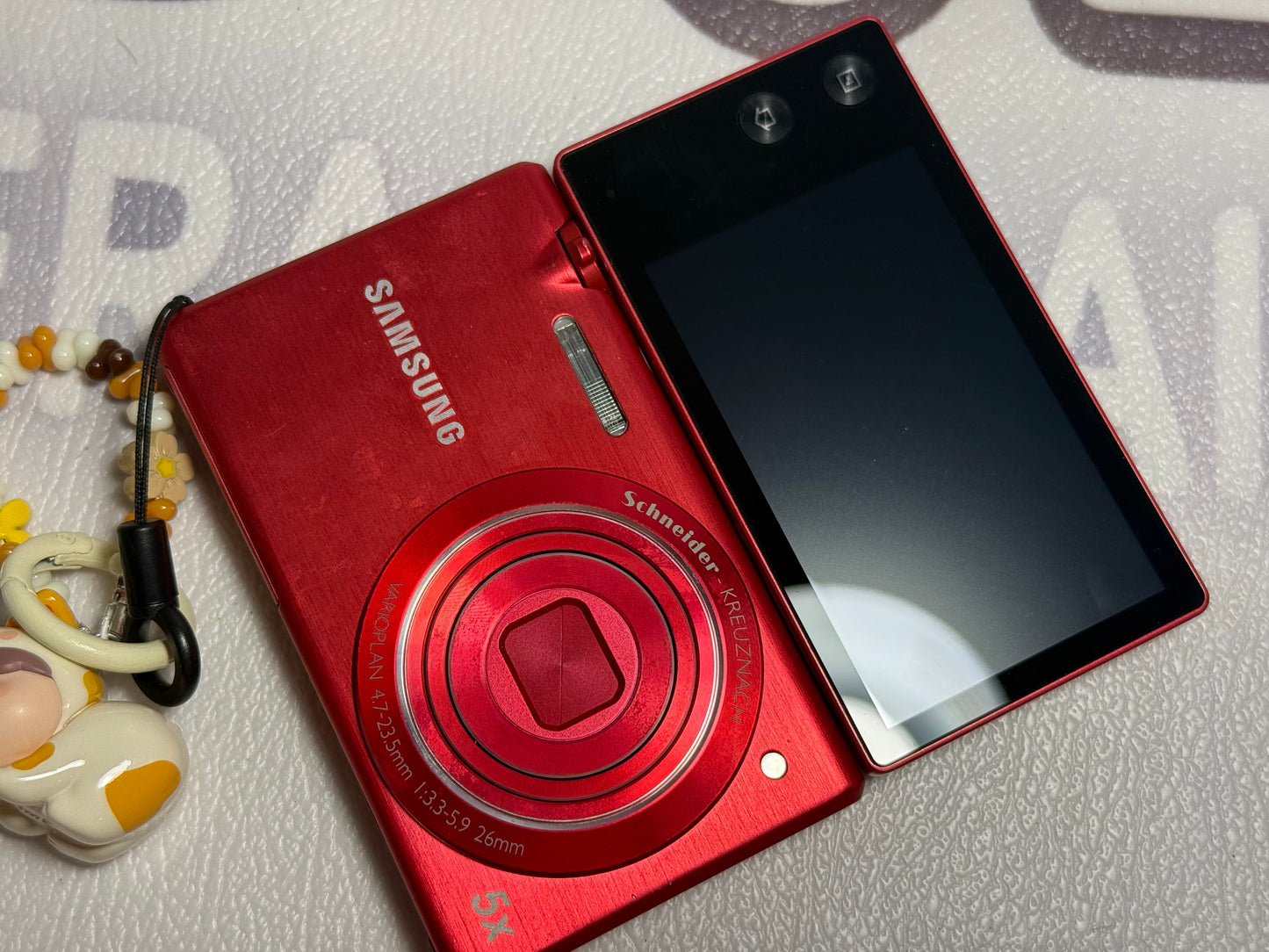Samsung MV800 Flip-out 5x Zoom 16 Megapixels Touch English