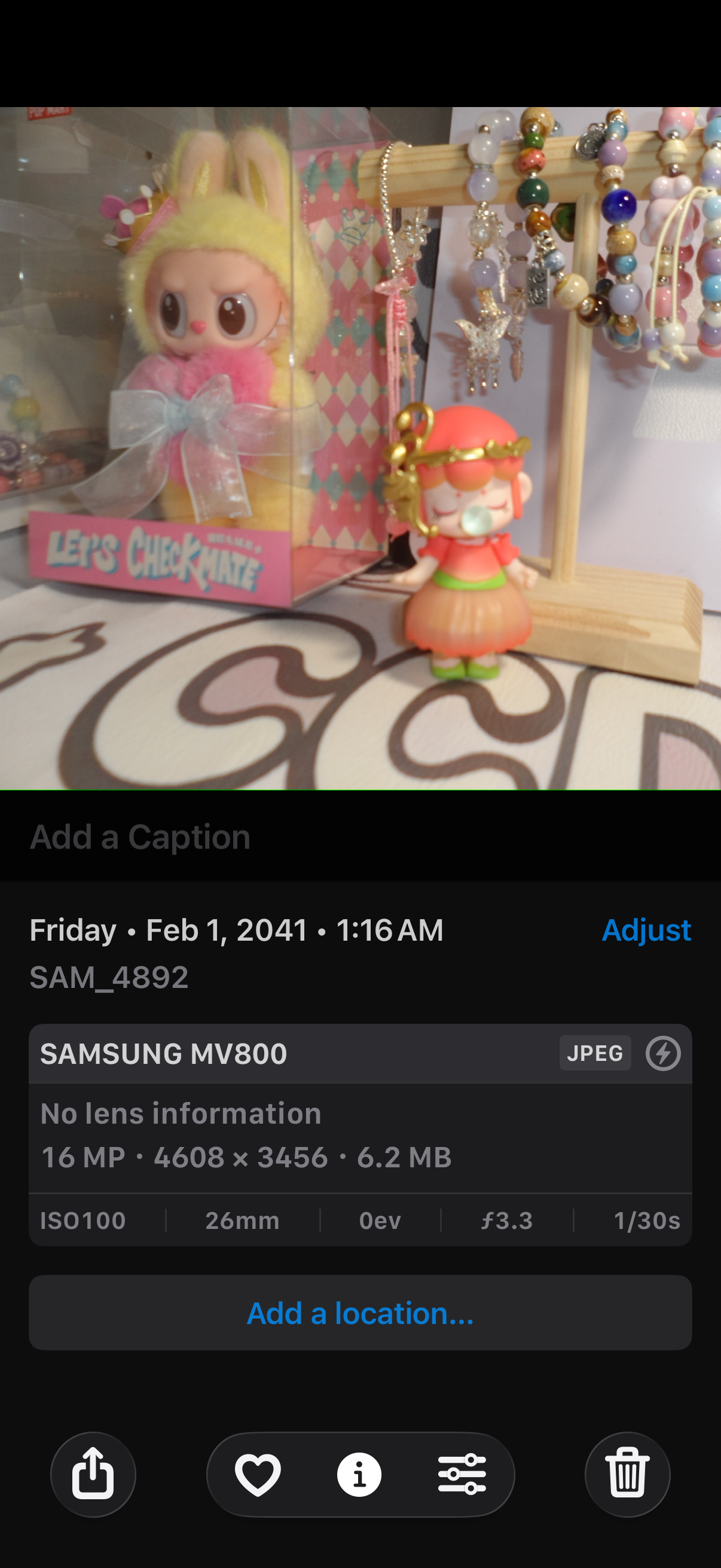 Samsung MV800 Flip-out 5x Zoom 16 Megapixels Touch English