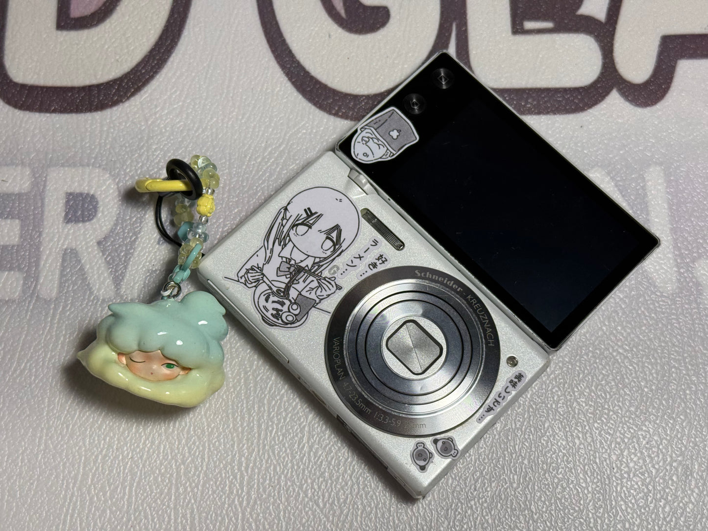 Samsung MV800 Flip-out 5x Zoom 16 Megapixels Touch English
