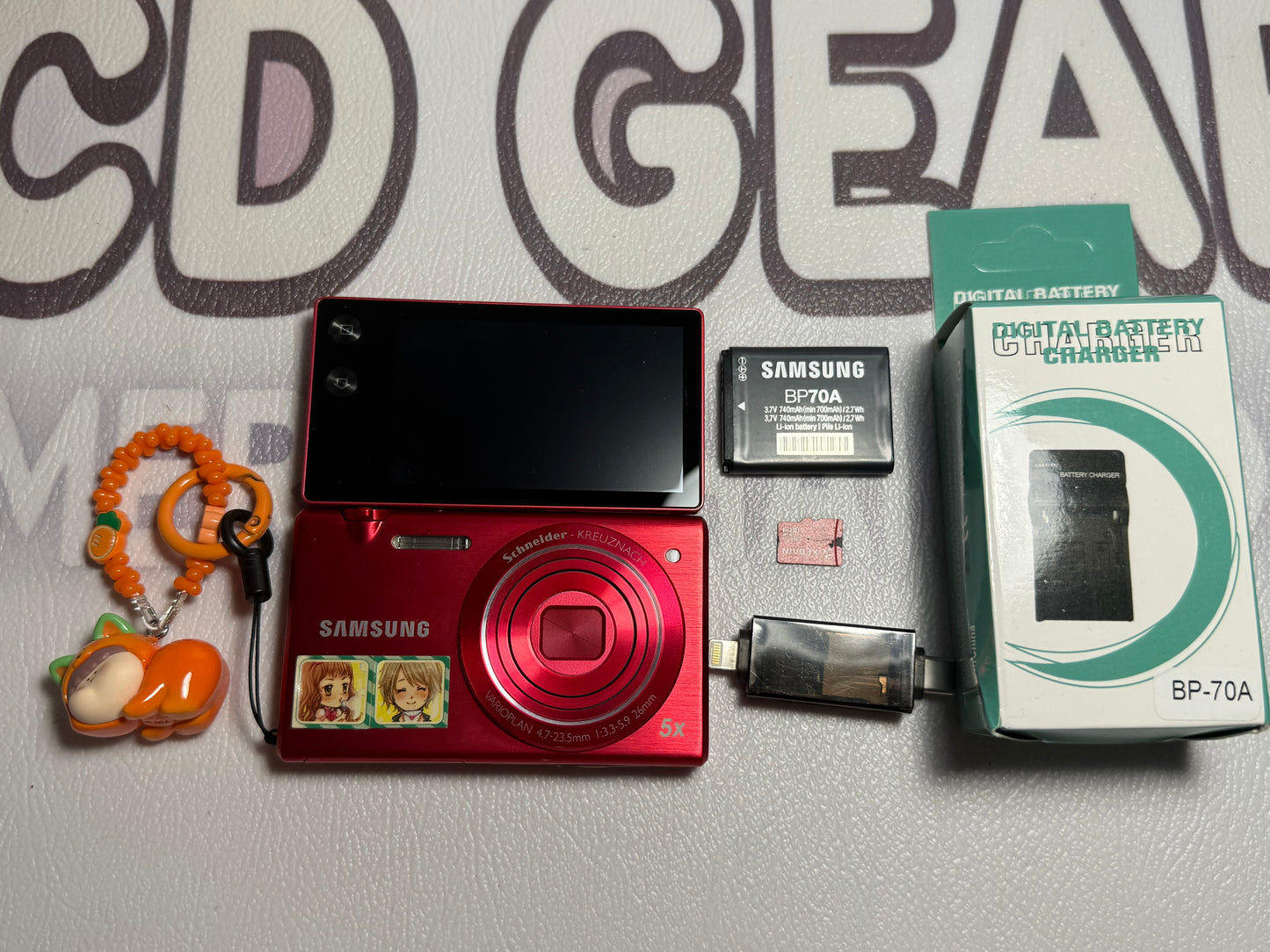 Samsung MV800 Flip-out 5x Zoom 16 Megapixels Touch English
