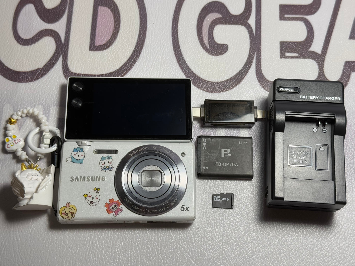 Samsung MV800 Flip-out 5x Zoom 16 Megapixels Touch English