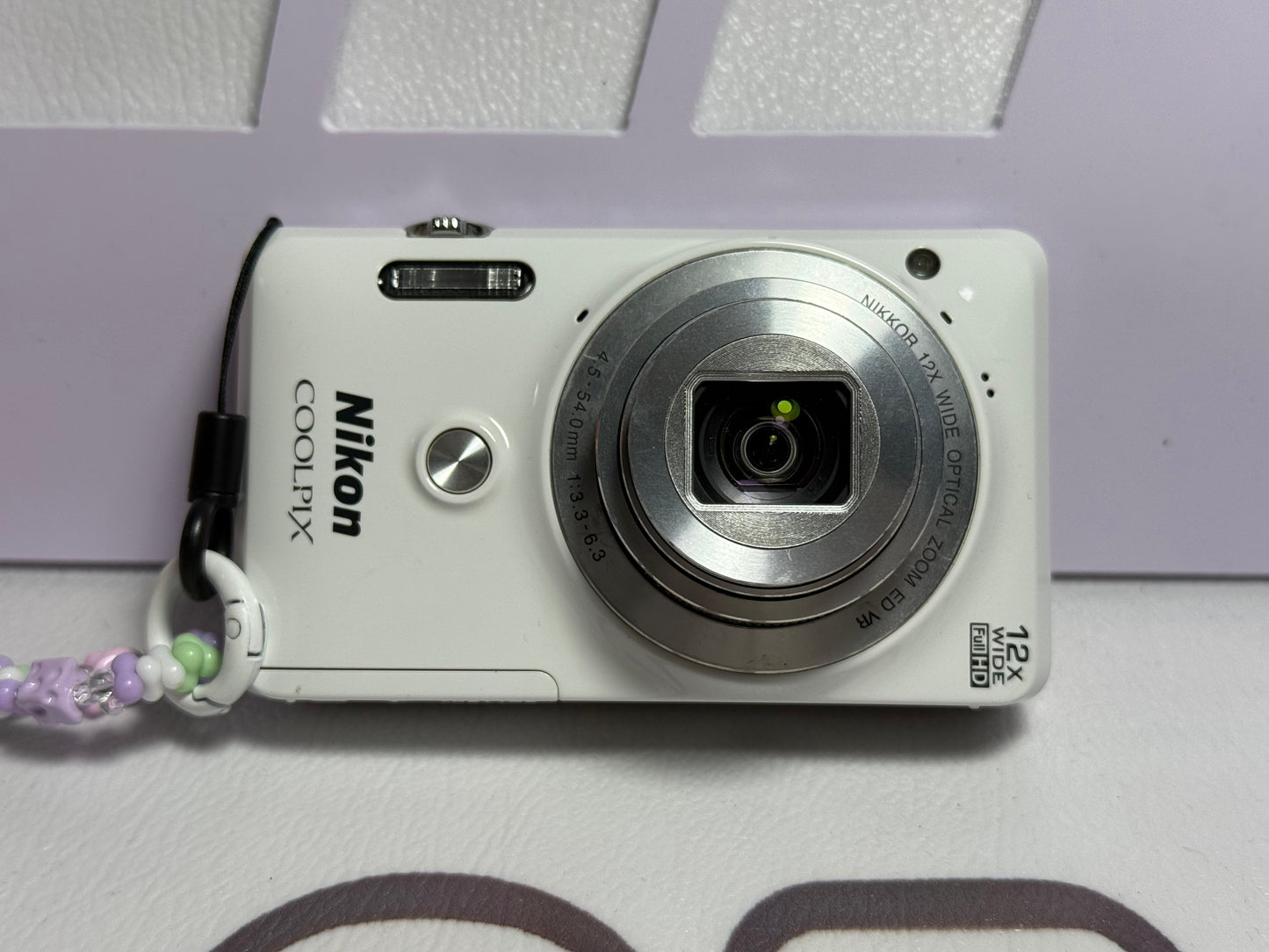 Nikon COOLPIX S6900 16.0MP Digital Camera - White