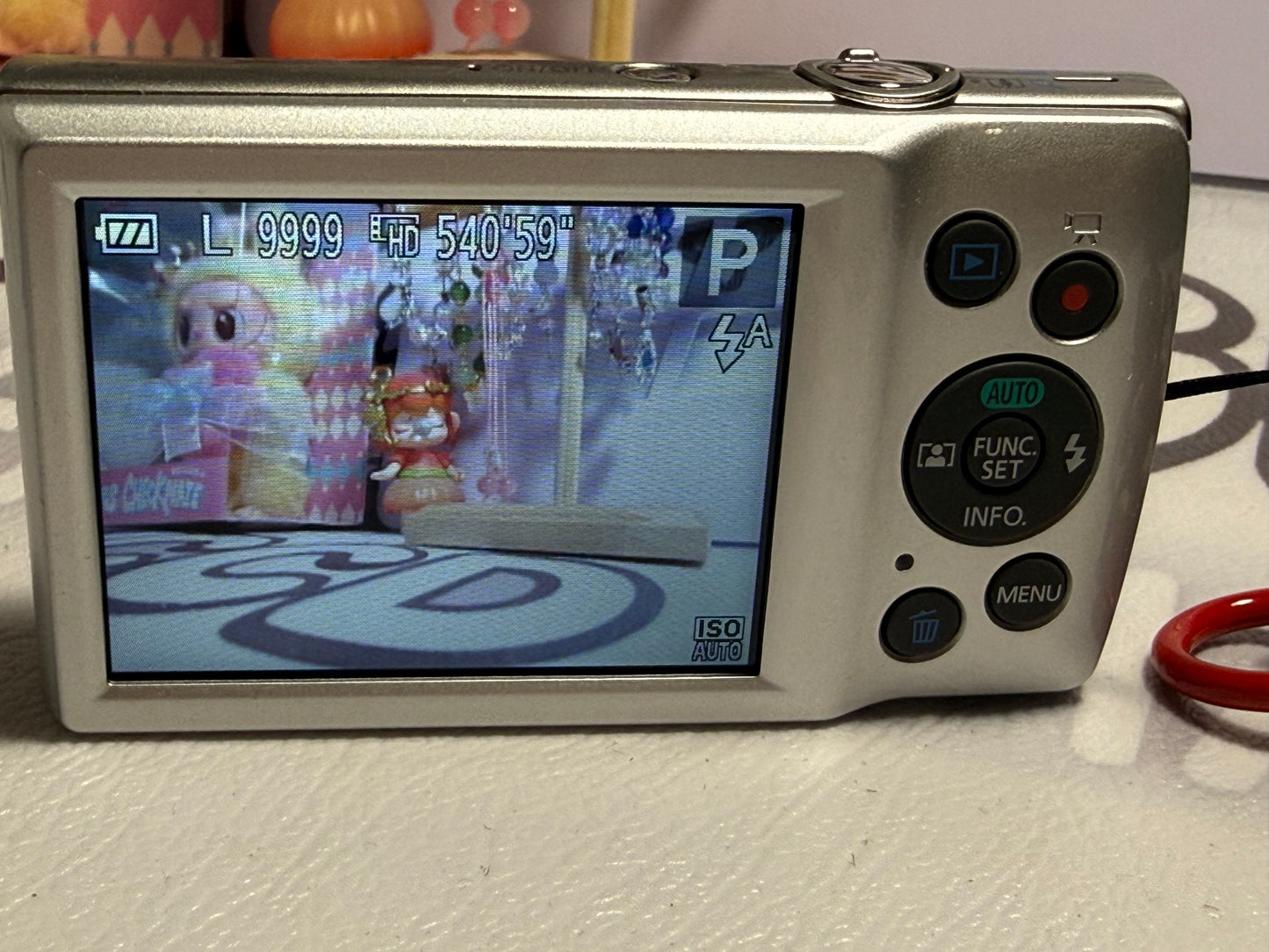 Canon PowerShot ELPH 180 20 MP 8x Zoom Digital Camera Silver