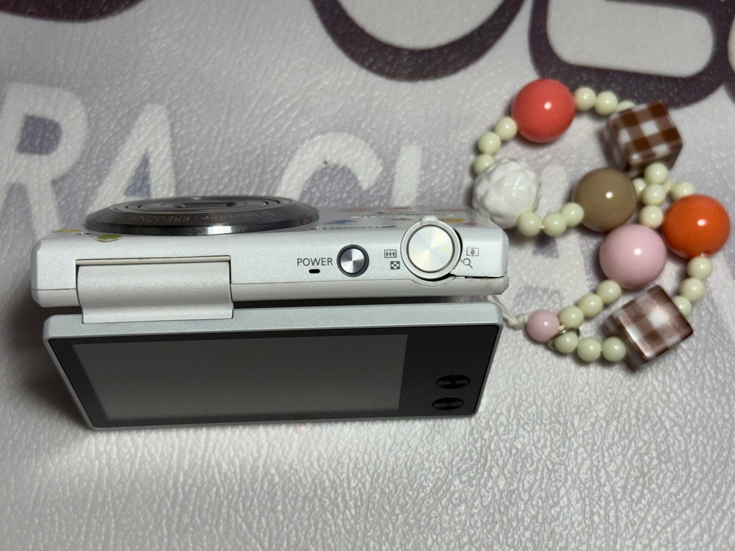 Samsung MV800 Flip-out 5x Zoom 16 Megapixels Touch English
