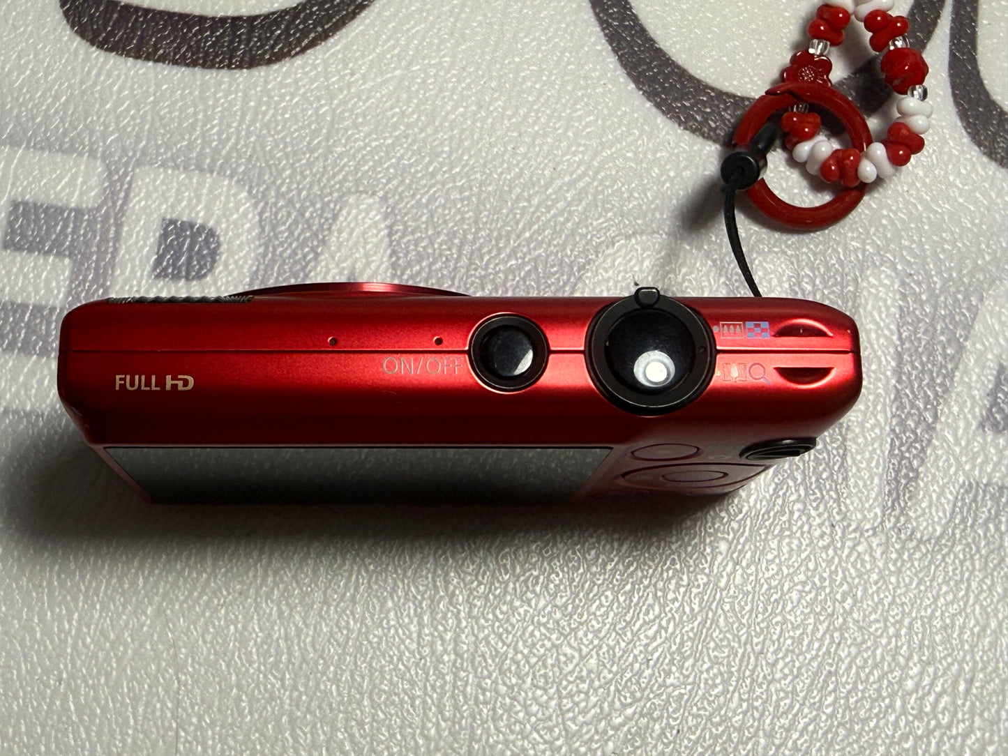 Canon PowerShot ELPH 300 HS / IXUS 220 HS 12.1MP Digital Camera - RED