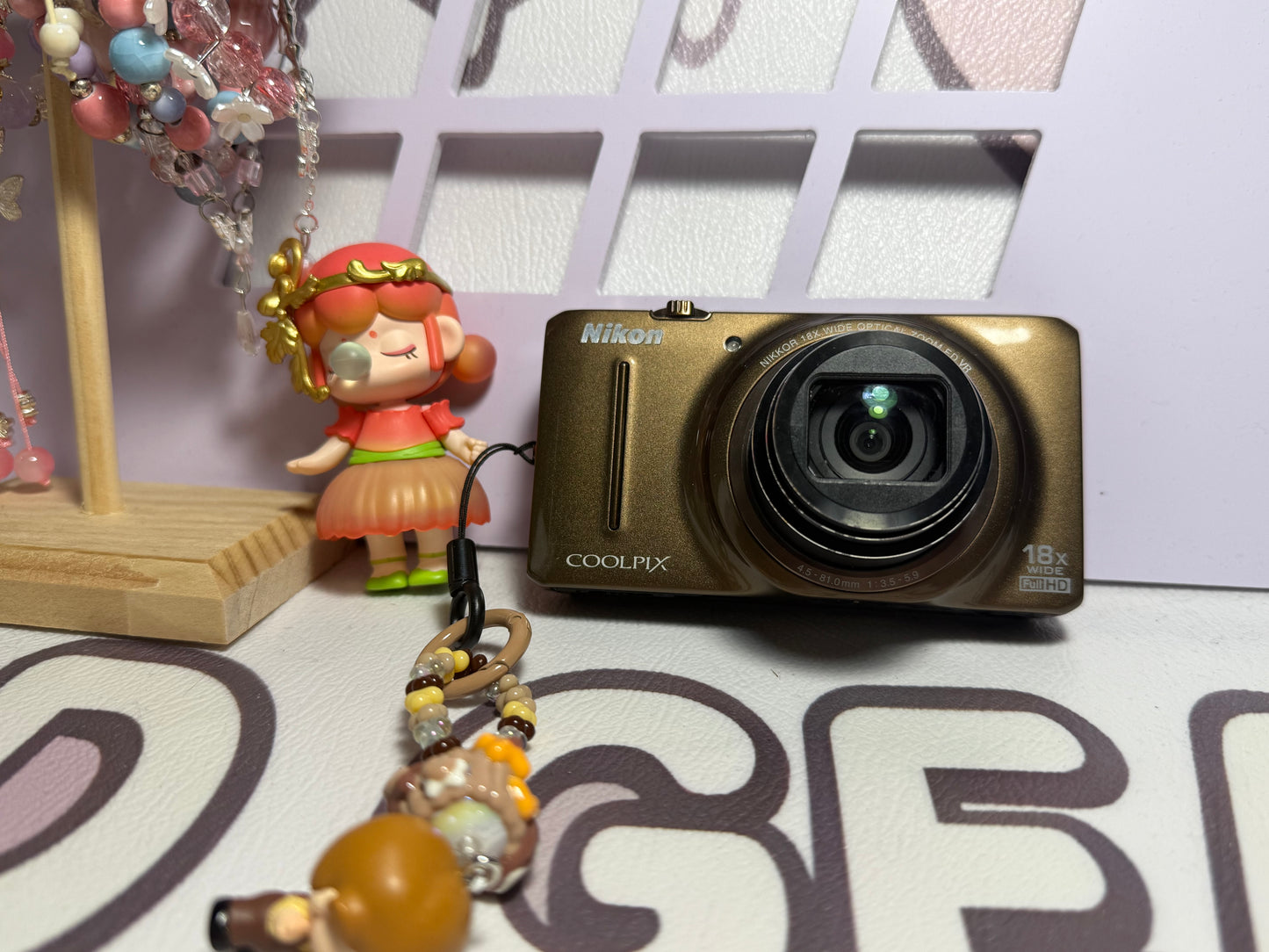 Nikon COOLPIX S9200 12.1MP 18x Optical Zoom Digital Camera