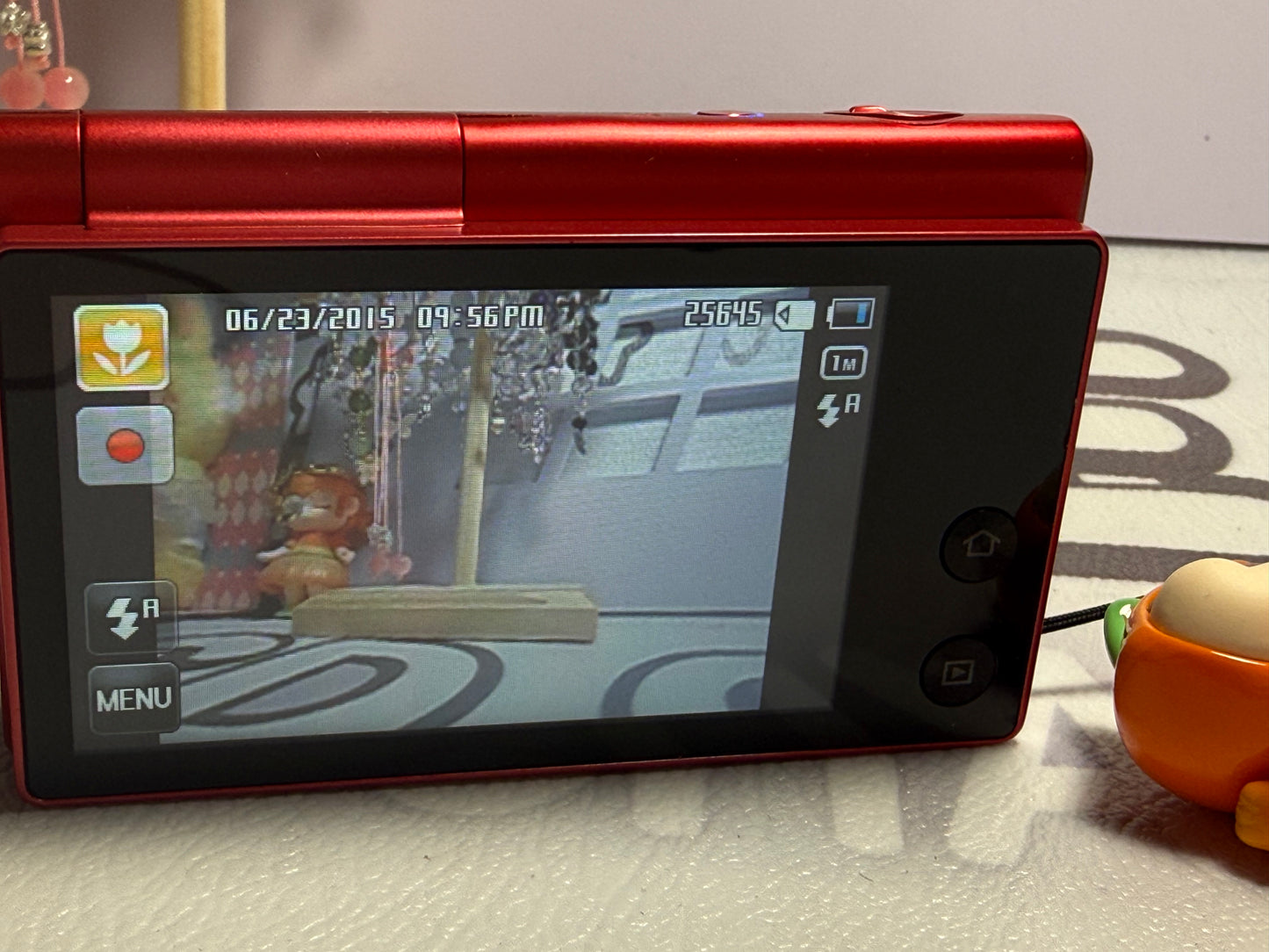 Samsung MV800 Flip-out 5x Zoom 16 Megapixels Touch English