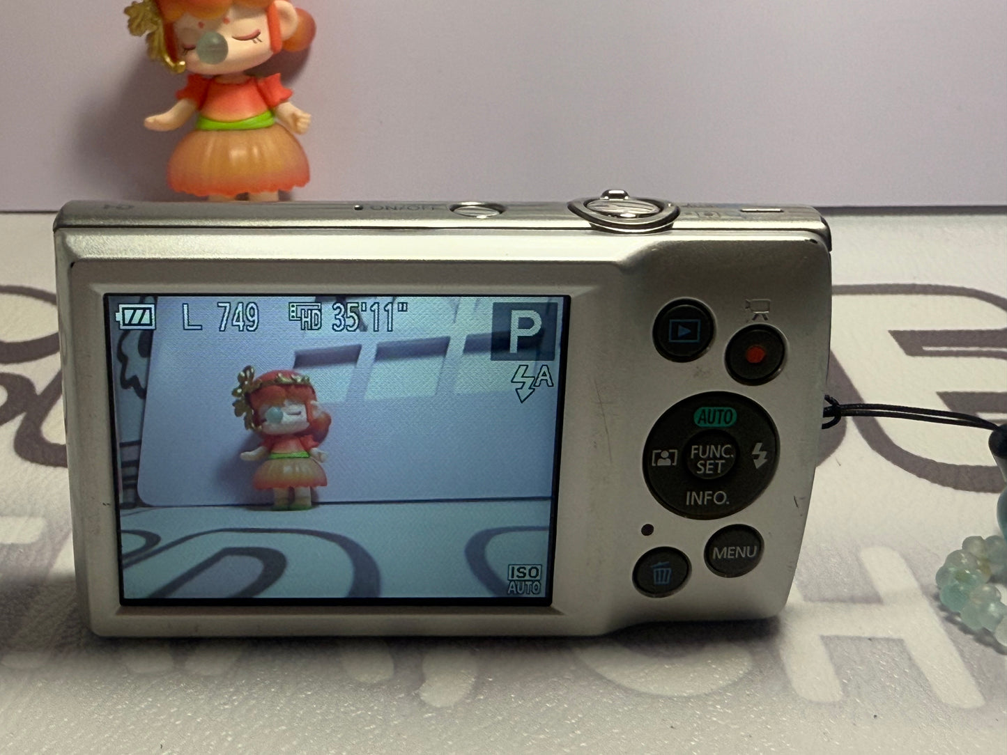 Canon PowerShot ELPH 180 20 MP 8x Zoom Digital Camera Silver