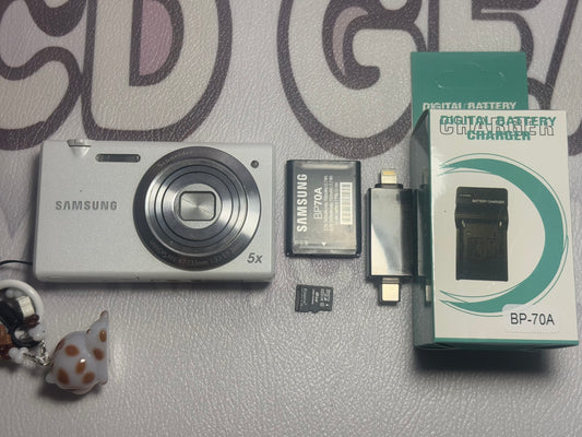 Samsung MV800 Flip-out 5x Zoom 16 Megapixels Touch English