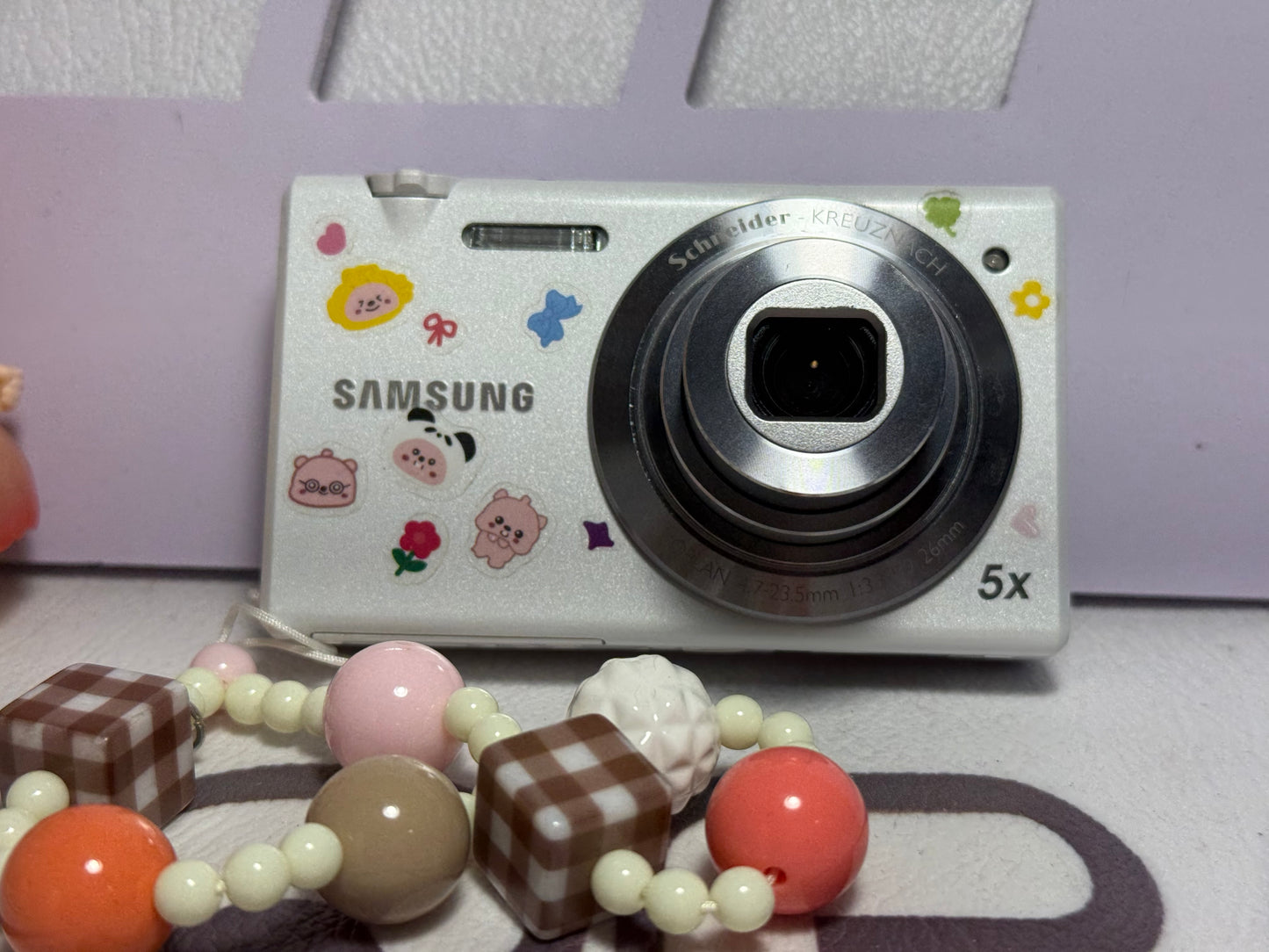 Samsung MV800 Flip-out 5x Zoom 16 Megapixels Touch English