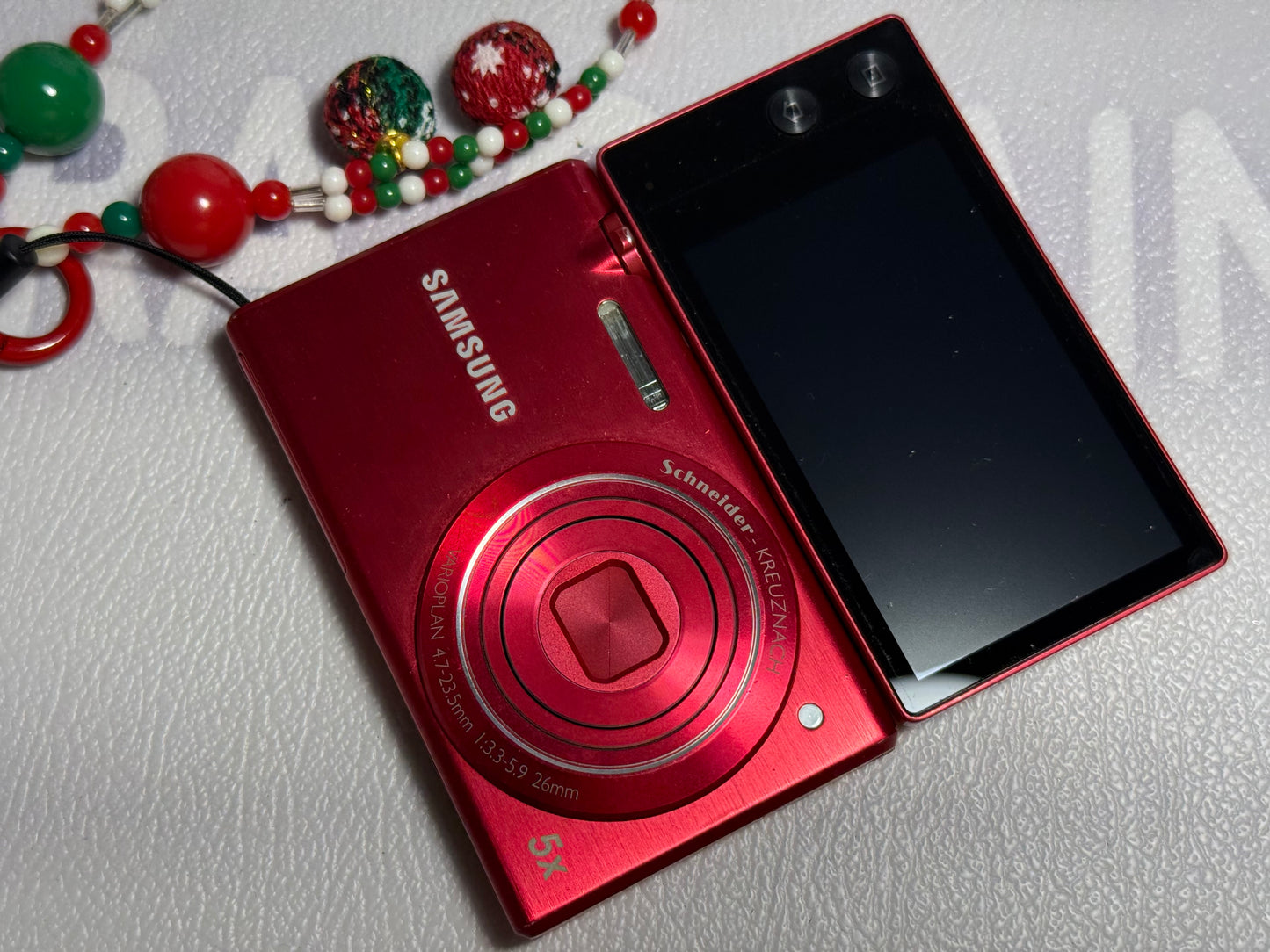 Samsung MV800 Flip-out 5x Zoom 16 Megapixels Touch English